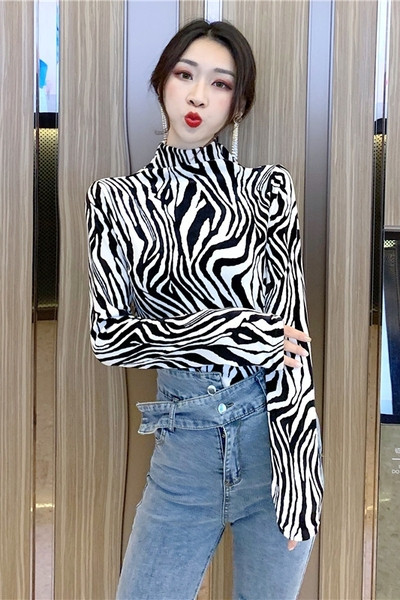 Γυναικεία μπλούζα με μοτίβο 