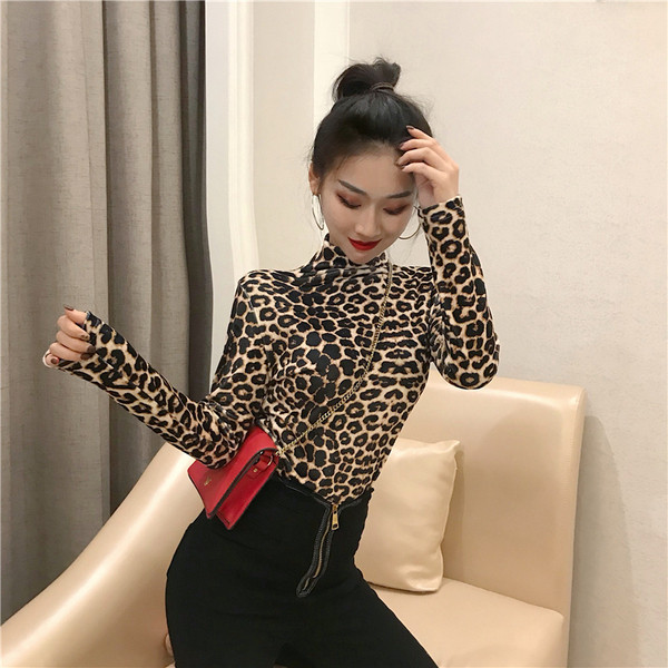 Γυναικεία μπλούζα με μοτίβο 