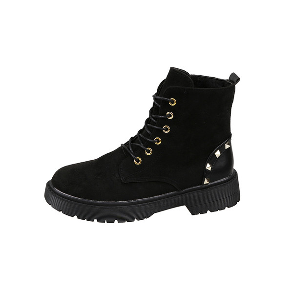 Aktuális női csizma öko velúrból, fém fűzőlyukkal fekete színben