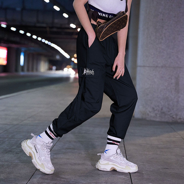 Pantaloni lungi casual de dama cu buzunare in roz, negru si maro