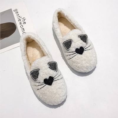 Alkalmi női papucs több színben hímzéssel