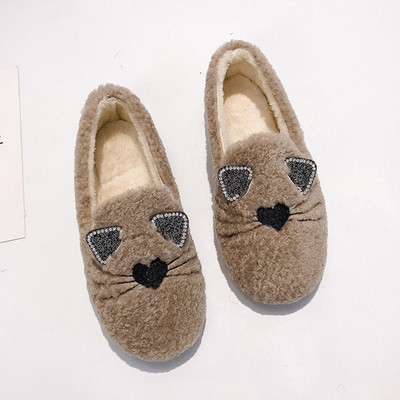 Alkalmi női papucs több színben hímzéssel