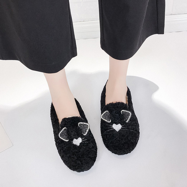 Alkalmi női papucs több színben hímzéssel