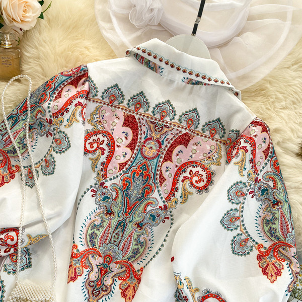 Cămașă de damă elegantă cu model și guler clasic