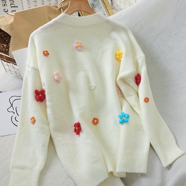 Γυναικείο Πουλόβερ με τρισδιάστατα στοιχεία σε διαφορετικά χρώματα