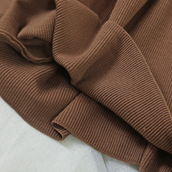 Γυναικείο πουλόβερ με κολάρο και γυμνά ώμους σε τρία χρώματα