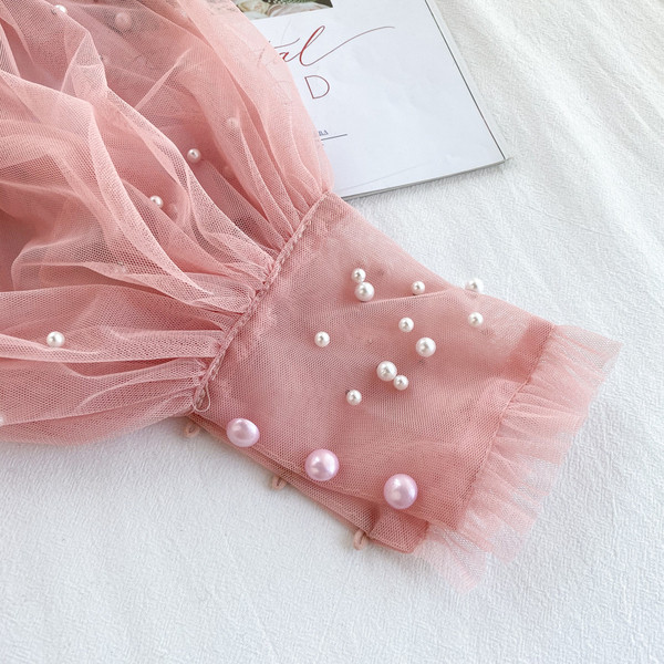 Bluza de dama moderna cu guler inalt si perle in mai multe culori