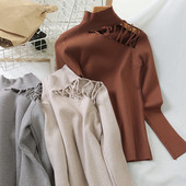 Pulover de dama modern cu guler inalt si decupaje in mai multe culori