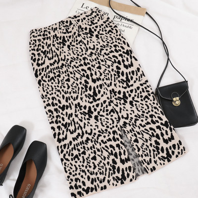 Fusta de dama moderna cu talie inalta si cu fanta in trei culori