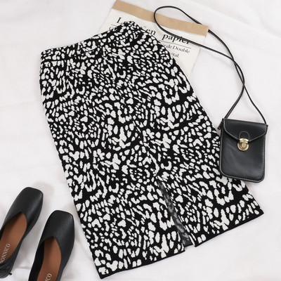 Fusta de dama moderna cu talie inalta si cu fanta in trei culori