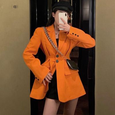 Дълго вталено сако в оранжев и черен цвят