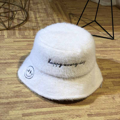 Modern női pehelysapka több színben felirattal