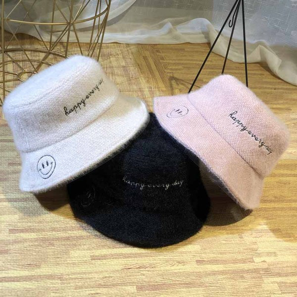 Modern női pehelysapka több színben felirattal