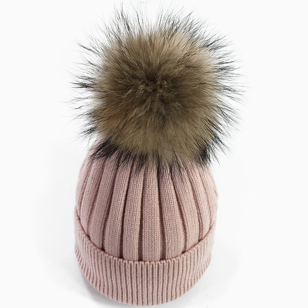 Aktuális női téli sapka pehelytal, különböző színekben