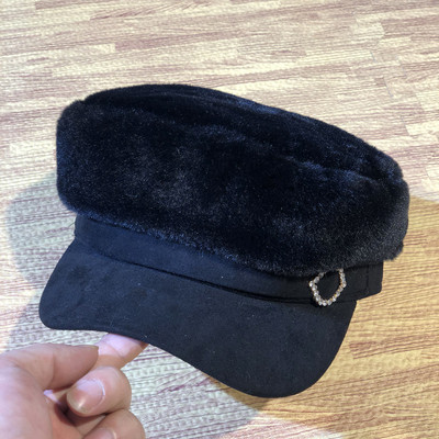 Γυναικεία χειμερινή τραγιάσκα με μεταλλική διακόσμηση σε διάφορα χρώματα