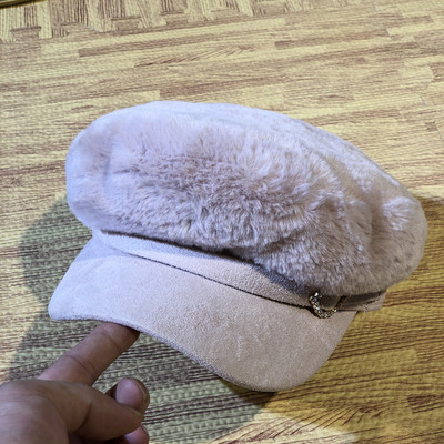 Γυναικεία χειμερινή τραγιάσκα με μεταλλική διακόσμηση σε διάφορα χρώματα