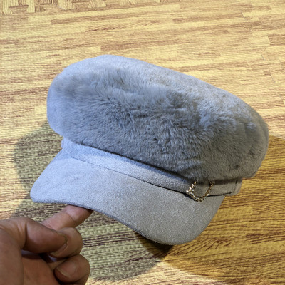 Γυναικεία χειμερινή τραγιάσκα με μεταλλική διακόσμηση σε διάφορα χρώματα