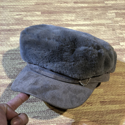 Γυναικεία χειμερινή τραγιάσκα με μεταλλική διακόσμηση σε διάφορα χρώματα