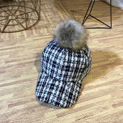 Γυναικείο καπέλο με γείσο σε διάφορα χρώματα