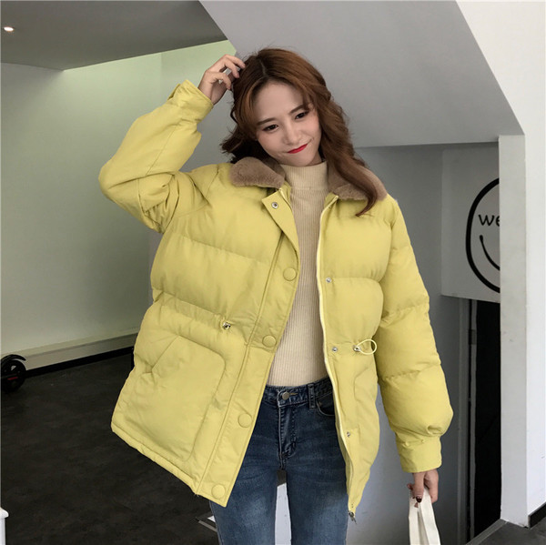 Μοντέρνο  γυναικείο μπουφάν σε δύο χρώματα με γούνα