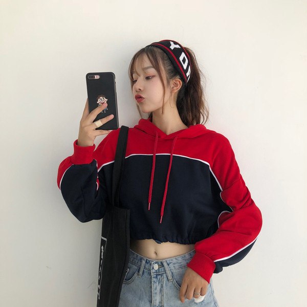 Γυναικείο μοντέρνο φούτερ με κουκούλα