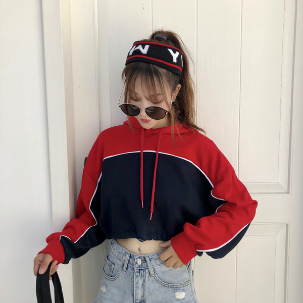 Γυναικείο μοντέρνο φούτερ με κουκούλα