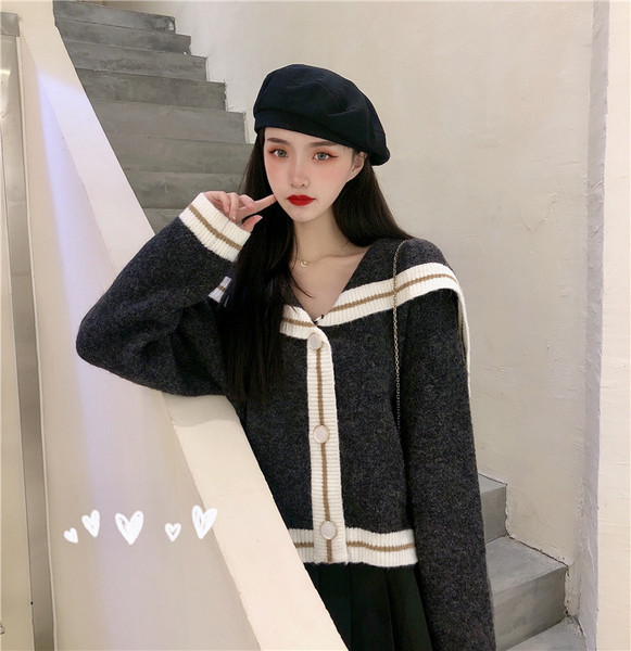 Női topikus mellény két színben, spitz nyakkivágással