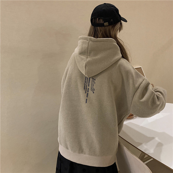 Hanorac casual de dama in bej si alb cu gluga