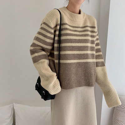 Дамски ежедневен пуловер в два цвята с овално деколте