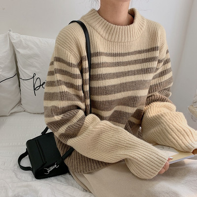 Γυναικείο casual πουλόβερ σε δύο χρώματα με οβάλ ντεκολτέ