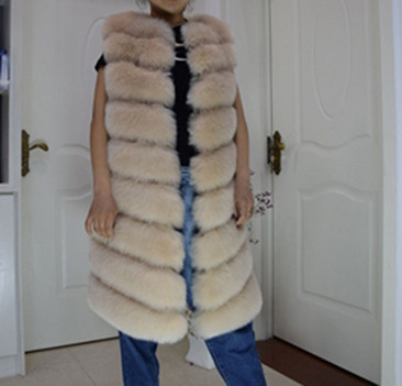 Vesta pufoasa de dama eleganta