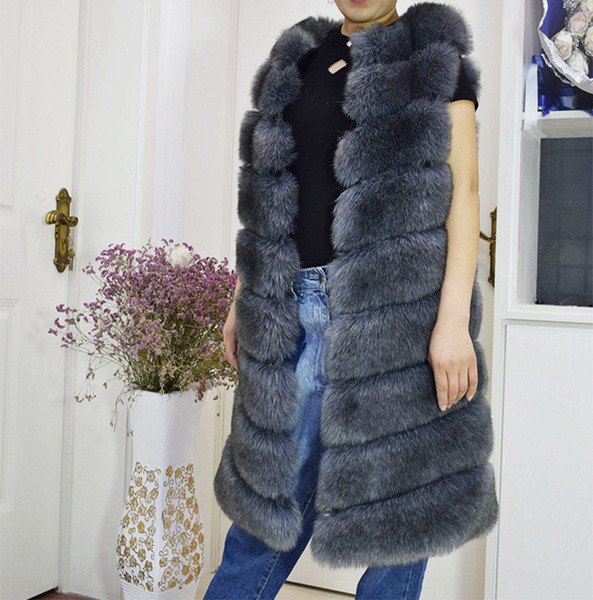 Vesta pufoasa de dama eleganta