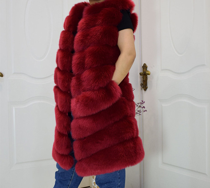 Vesta pufoasa de dama eleganta