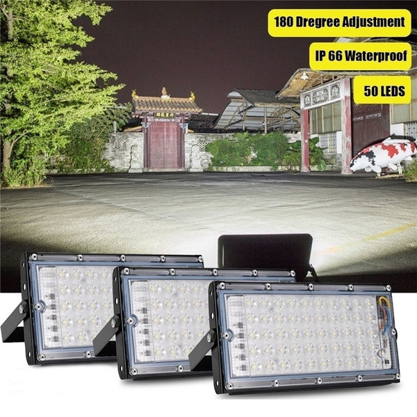 Set de patru, șase sau opt lămpi LED rezistente la apă