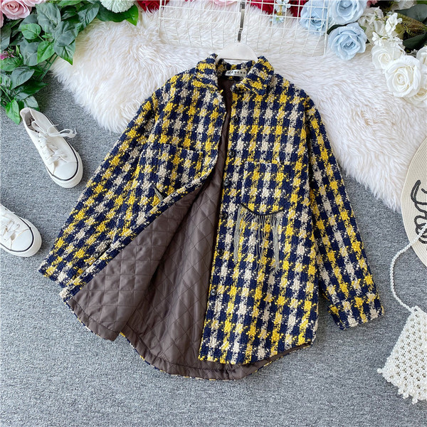 Palton de dama in carouri cu guler clasic in doua culori