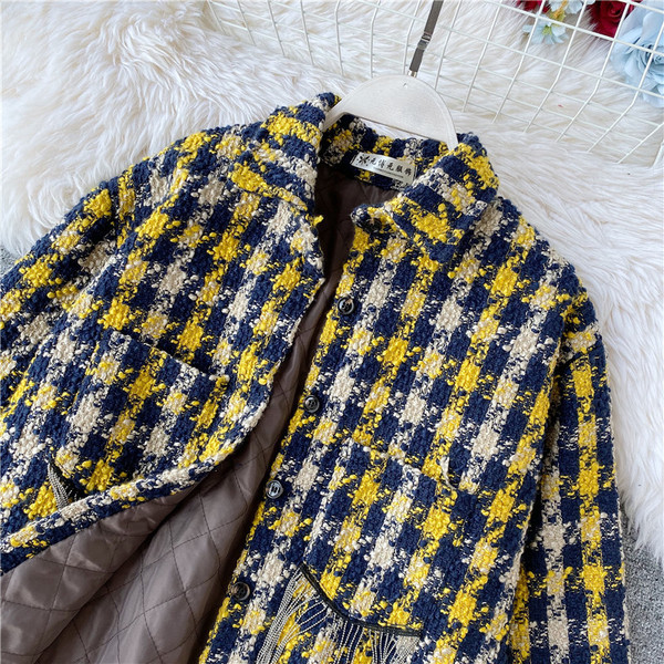 Palton de dama in carouri cu guler clasic in doua culori