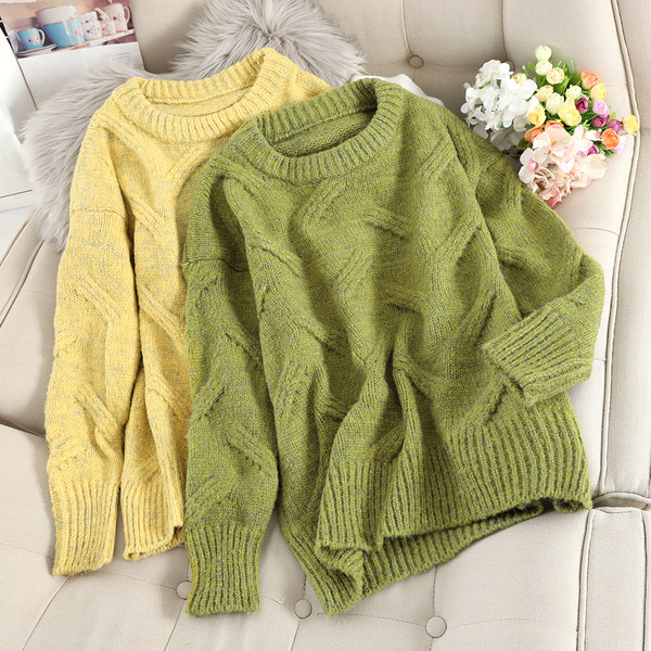 Μοντέρνο γυναικείο πουλόβερ  με οβάλ λαιμόκοψη σε τέσσερα χρώματα