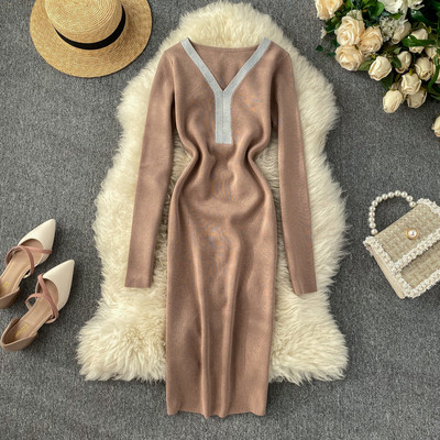 Rochie moderna de dama cu decolteu spitz in mai multe culori