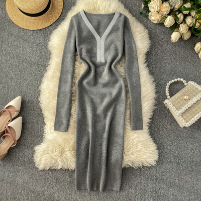 Rochie moderna de dama cu decolteu spitz in mai multe culori