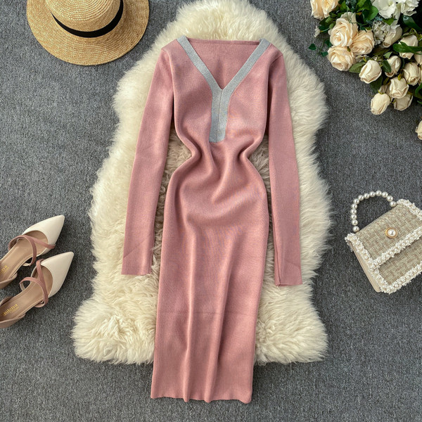 Rochie moderna de dama cu decolteu spitz in mai multe culori