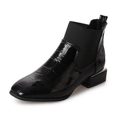 Κομψές γυναικείες μπότες με παχιά τακούνια και μαύρους δεσμούς - δύο μοντέλα