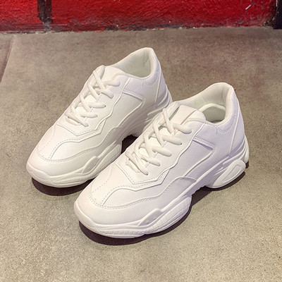 Καθημερινά γυναικεία αθλητικά παπούτσια με σκληρή σόλα σε λευκό χρώμα