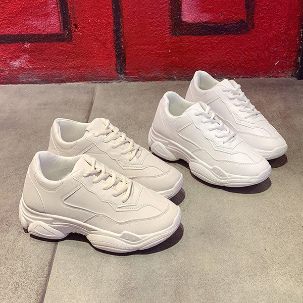 Καθημερινά γυναικεία αθλητικά παπούτσια με σκληρή σόλα σε λευκό χρώμα