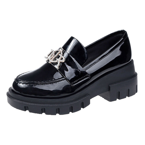 Stílusos női alkalmi cipő fém díszítéssel, két színben