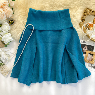 Μοντέρνο γυναικείο πουλόβερ με στρογγυλό ντεκολτέ