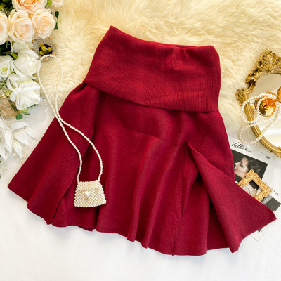 Μοντέρνο γυναικείο πουλόβερ με στρογγυλό ντεκολτέ