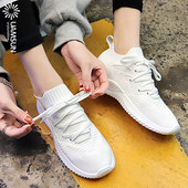 Καθημερινά γυναικεία αθλητικά παπούτσια με κορδόνια σε μαύρο, λευκό και ροζ χρώμα