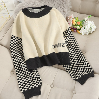 Μοντέρνο γυναικείο πουλόβερ με ωοειδές λαιμόκοψη σε διάφορα χρώματα