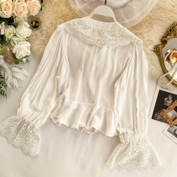 Cămașă elegantă de damă cu dantelă în alb-negru