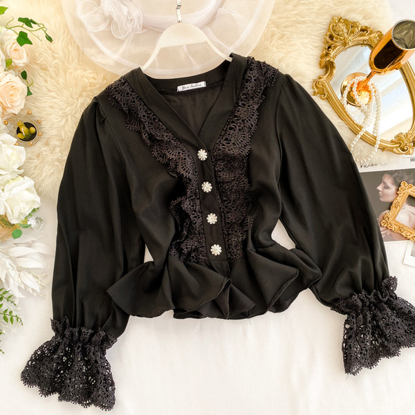 Cămașă elegantă de damă cu dantelă în alb-negru